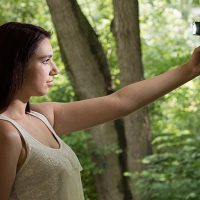 Using Off-camera Flash to Fix Lighting Problems for Outdoor Portraits