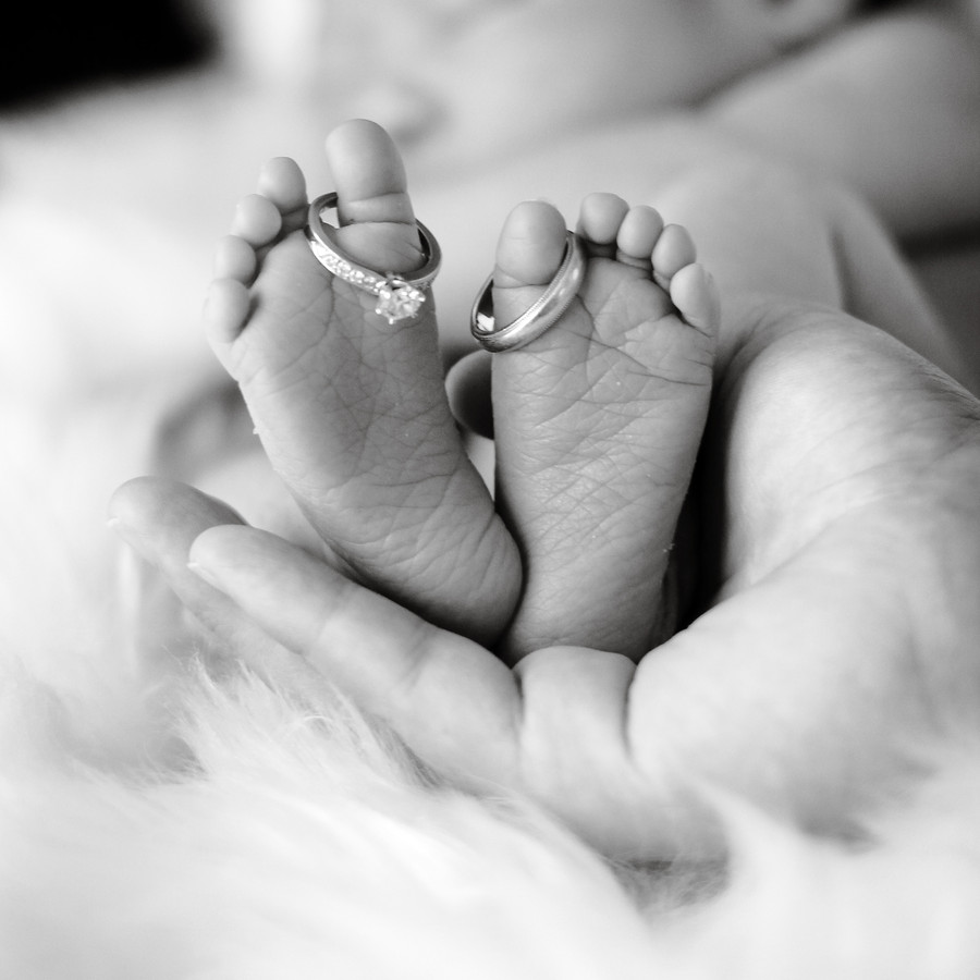 Photograph Rings on her toes by Vanessa Kay on 500px