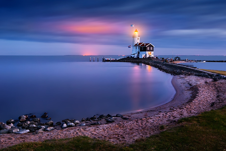 Photograph Blue Hour Paard van Marken by Iván Maigua on 500px