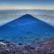 Photographer hits #1 on Reddit with Mt Fuji picture, and quickly regrets it
