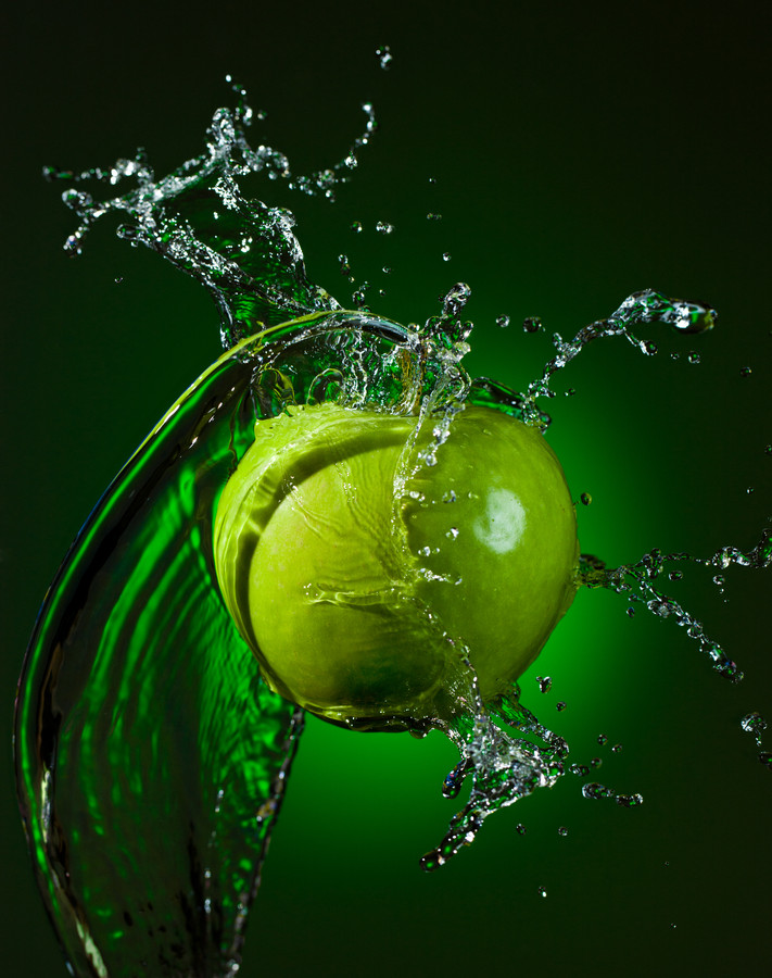Photograph Green apple by Alex Koloskov on 500px