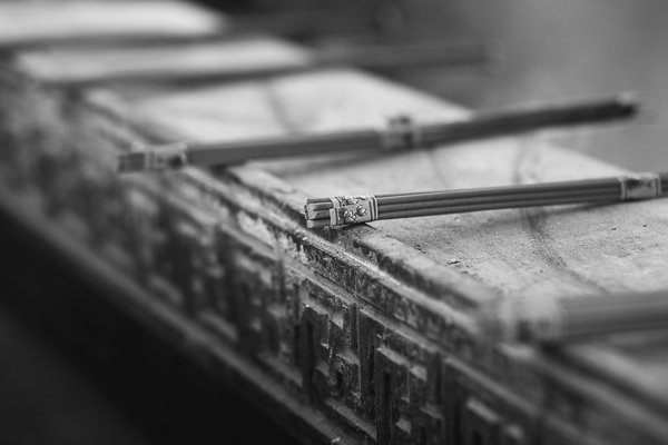 Juxtaposition and contrast in composition