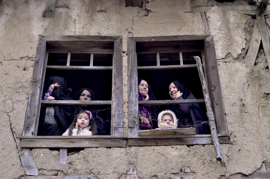 Photograph three generation ladies. by erol sesi on 500px