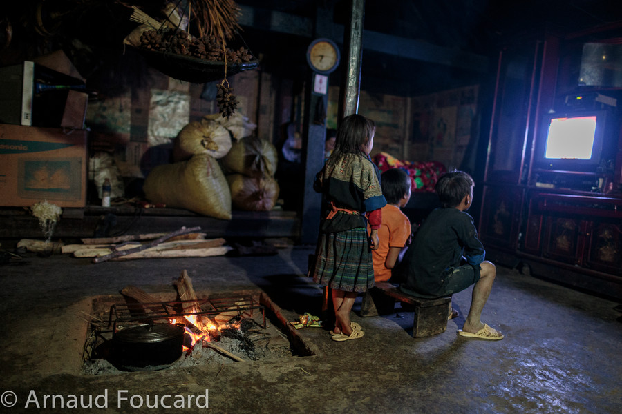 Photograph H'mong inside by Arnaud Foucard on 500px