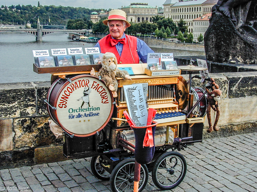 Photograph popular musician in Prague by Martín Pérez on 500px