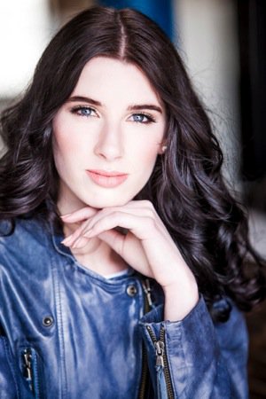 hands_chin.jpg Hands chin