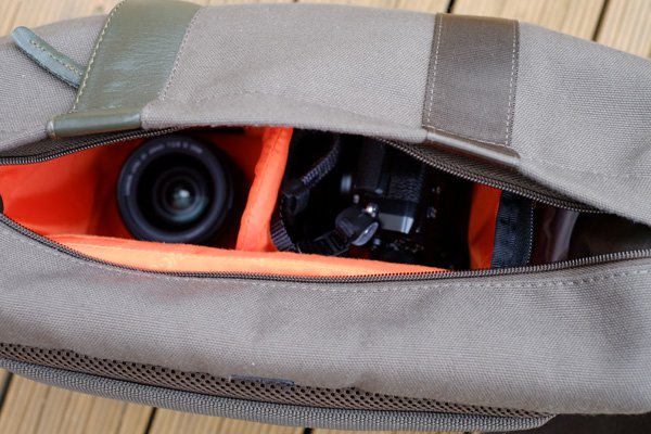 Vanguard Vojo 25 camera bag review