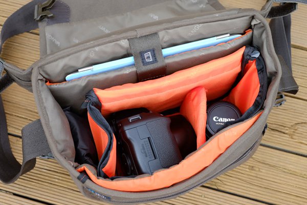 Vanguard Vojo 25 camera bag review
