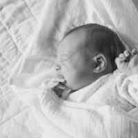 Natural Style Newborn Photos: The Way I Like to Remember Them