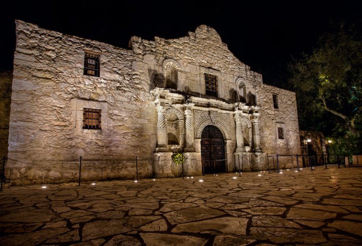 Great Subjects for Urban Night Photography - Alamo example