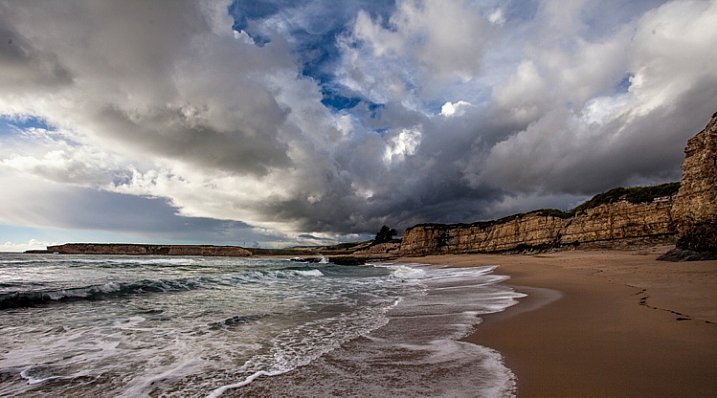 Seascape features example -  Davenport clouds