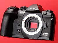 Olympus OM-D E-M1 III added to studio test scene comparison