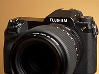 DPReview TV: Fujifilm GFX 100S first impressions review