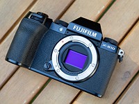 Fujifilm X-S10 full review: An image-stabilized camera for (almost) everyone