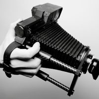 Photographer builds world’s first 4×5 film camera with AF, hybrid finder and universal lens mount